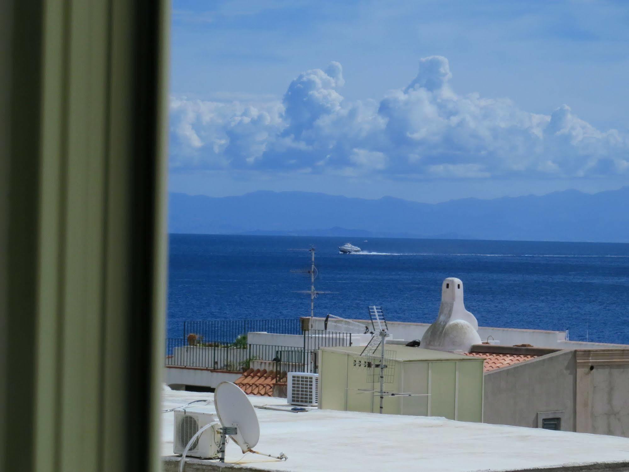 Casa Vittorio B&B Lipari  Luaran gambar